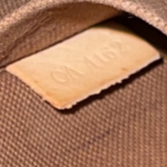 SOLD Authentic Louis Vuitton Pochette Accessories - Picture 7 of 15